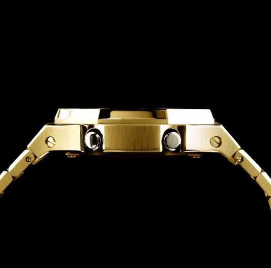 CasiOak Or Edition Iron Man Bracelet Or Cadran Rouge Baguettes Or Métallique